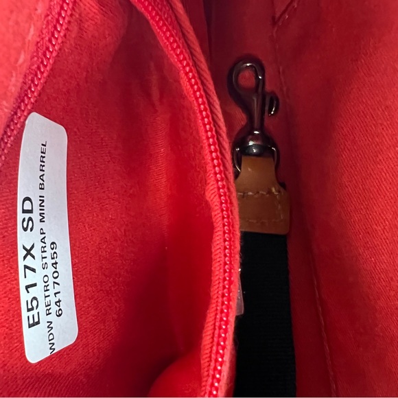 Disney Dooney & Bourke Retro Mini Barrel Crossbody Purse Bag WDW Magic Kingdom - Picture 10 of 14